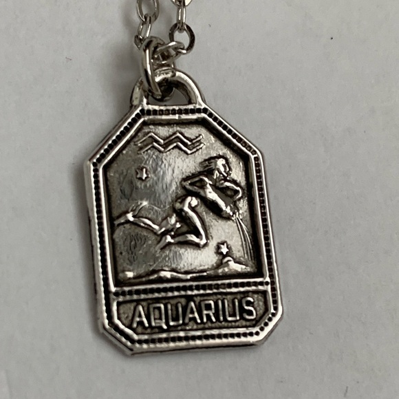 Aquarius zodiac pendant with 18” chain Sterling silver  NEW Vintage - Picture 8 of 11